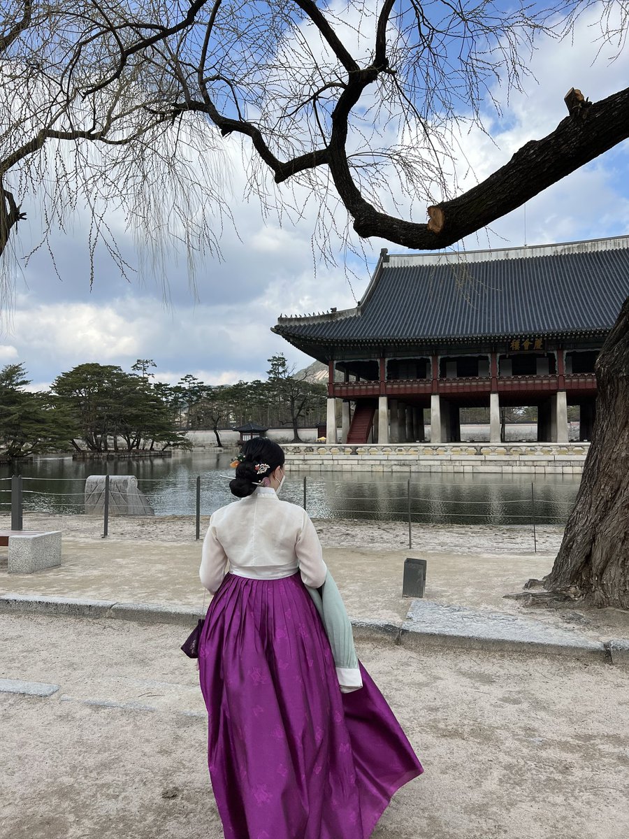 jmlee701's tweet photo. 어제자 근황:거진 한 달 만의 휴일이라 한복 대여해서 친구들하고 놀러감 https://t.co/O3cDxH6CqU