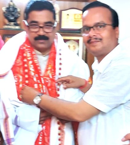 prabhashBJP's tweet photo. कल  श्री @PTKaushalMishra जी की अध्यक्षता में *विजयोत्सव मोटर साइकिल महारैली के सफल आयोजन के बाद संगठन महामंत्री आदरणीय  श्री @siddharthanbjp जी से मिलकर उनके मार्गदर्शन के लिए धन्यवाद किया।जिला अध्यक्ष  @AMRENDRA4BJP जी @SantoshThakurB3 जी @UmeshSi90128820 जी भी उपस्थित रहे। https://t.co/tQb6kPkBMm