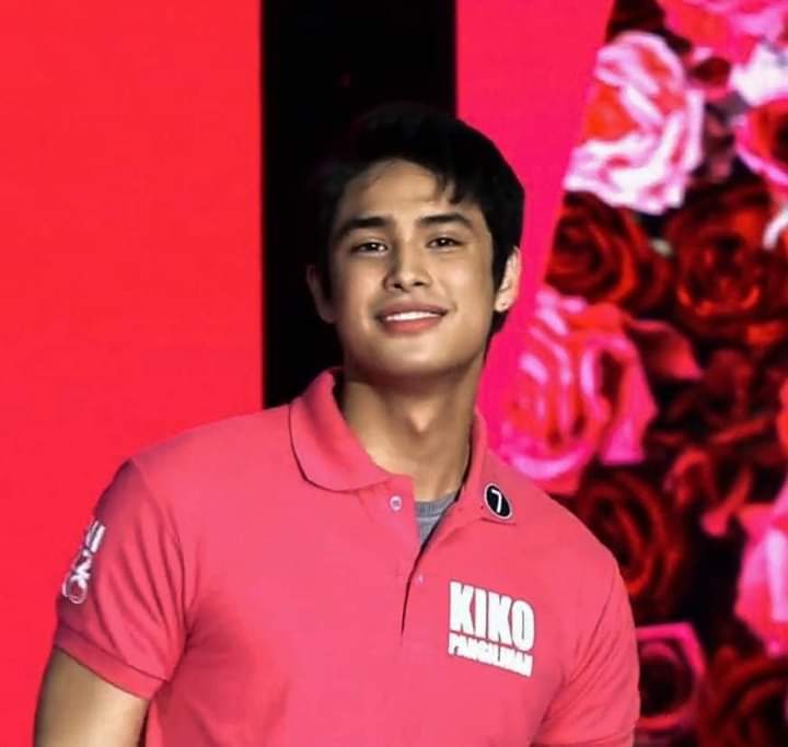 SugaHome1993's tweet photo. Too immature for those people who's comparing them when in fact, they are completely different persons. Donny is an artist who was campaigning for his chosen side, and Sandro is campaigning for his self  because he is a politician who wants to do changes. 

@sandromarcos7 https://t.co/f0F8ik85CW