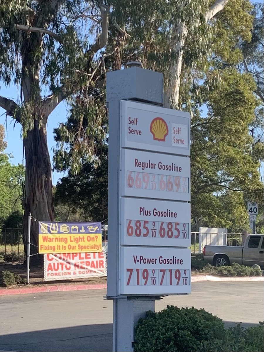 efsinclair's tweet photo. Now this gas station is known for leading the high prices ! https://t.co/497oVnnMS0