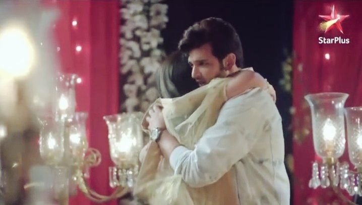 shivangisfairy's tweet photo. This hug and them 😍🥺
First time we saw them together in this promo ❤️❤️
#ShivangiJoshi #KaranKundrra
#Shivangians #KKundrraSquad https://t.co/QZgabJRbNW