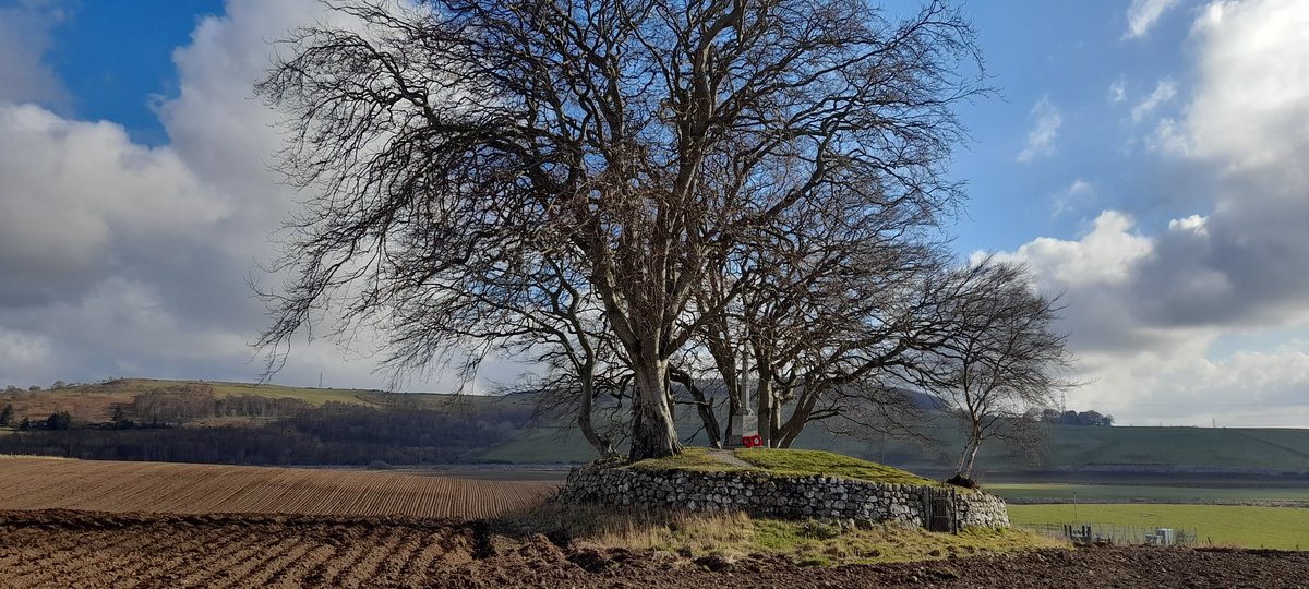 This is my second favourite War Memorial next to #Macduff ofc, the #HattonofFintry one always makes me stop to pay my respects. #awesomewonder #LestWeForget #beautifulaberdeenshire