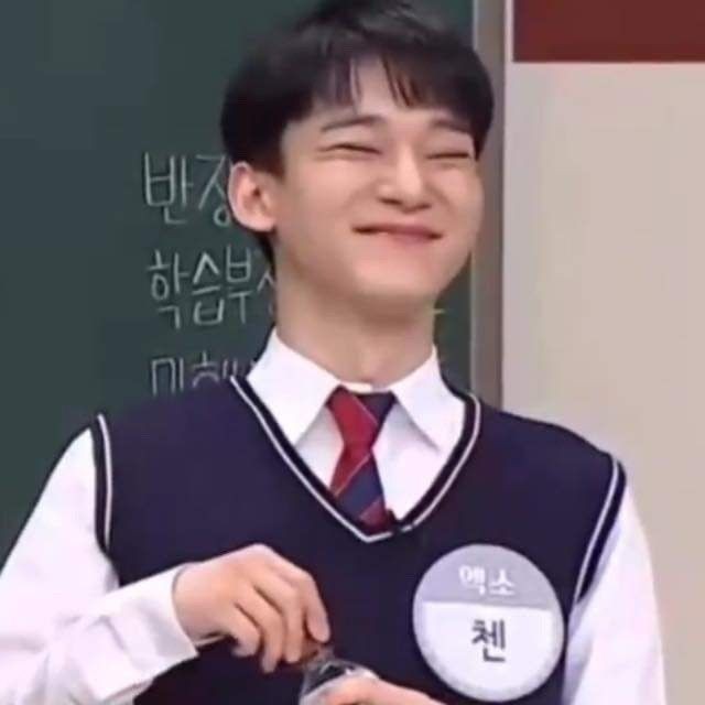 Exo_E16's tweet photo. سلامممممممممم 
سال نو مبالک❤🥰
بچها من به زودی به همتون بک میدم از بس زیادین نمیشه همه رو فالو کنم به فنا میرم😂
راستییی خیلی ممنون از حمایتتون💗🌹
@weareoneEXO https://t.co/fRYd7yrMdB