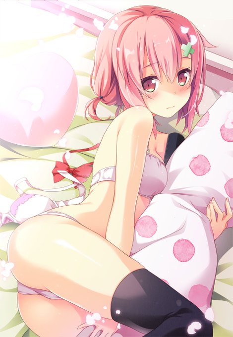 卒業と同時に先生の元(*'ω`)へゴールインする女子高生(*'ω`)
先生から見たらまだまだ子供... 