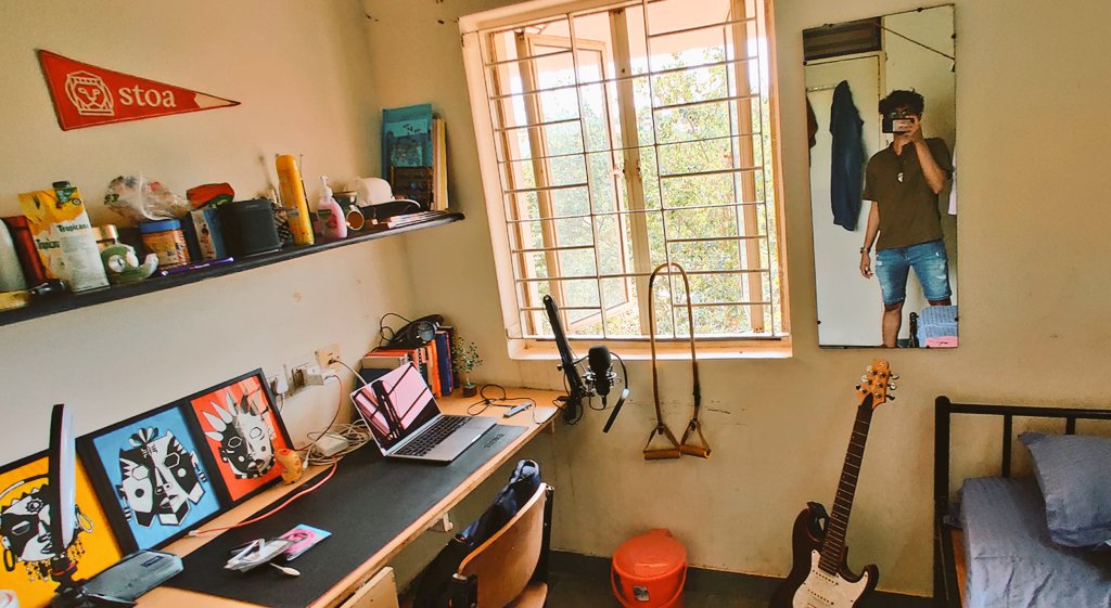 noahfromgoa's tweet photo. New hostel room is all set up ✅ https://t.co/j8fvgO21Ea