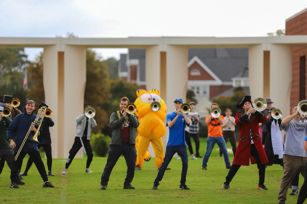 curpeesharton's tweet photo. @BigGarfFan37 I'm sorry I forgot to update you bud. Here you go heres me marching in it lol. https://t.co/tER589SpEv