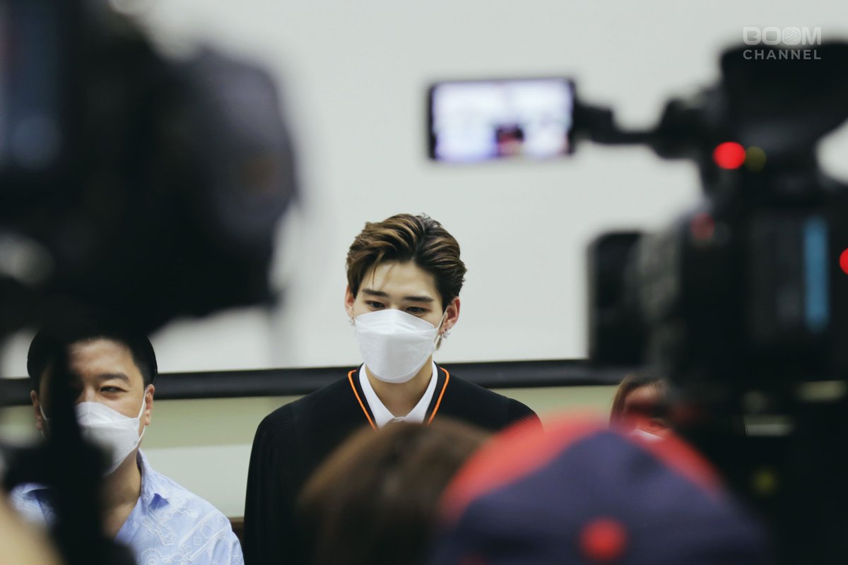 boomchannel's tweet photo. ✱ เก็บภาพบรรยากาศงานซ้อมรับปริญญา 'PP Krit' ที่มหาวิทยาลัยเกษตรศาสตร์ ครอบครัวและนักแสดงนาดาวร่วมยินดี
.
อ่านต่อ : https://t.co/9bIILL2gNN
.
@ppkritt
#PPgraduation #PPkritt
#บูมแชนแนล #boomchannel https://t.co/FE2RkSaROH