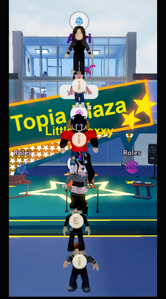 Lukydudegamers's tweet photo. The new update so cool ๐ WE TELEPORTED on our heads and made tower bigger than mall ๐๐๐ #livetopia #itsyourworld #roblox. #update46 #friends @LivetopiaGame https://t.co/sl3wQRL3YB