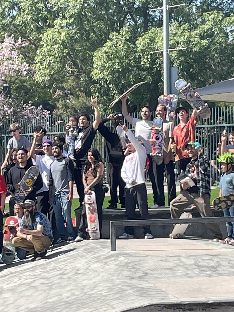authenticm4de's tweet image. The coolest guys I’ve ever met! @A1R_RUN @ifskateco damn I know these peoples will change the world!!! It’s amazing when others take care of others! #SkateIntoLove #California #newps #volcom
