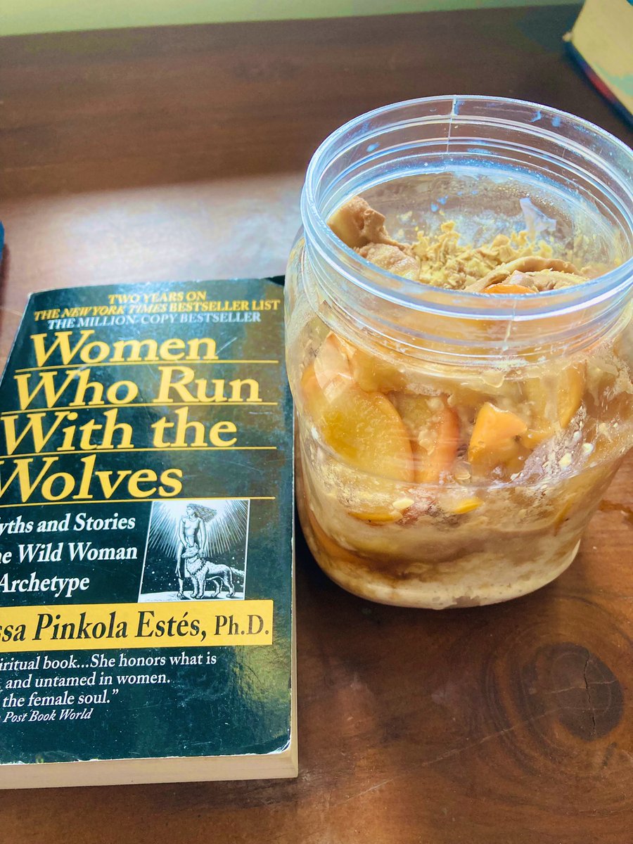TomesReader's tweet image. This hot munday-ne feels like a Sundae. Got Soy Ice cream all the way  from KANDY.
Made my self an Oat Soy Ice cream Sundae with caramelized apples for brunch. #Oatnotes #Oatgloats