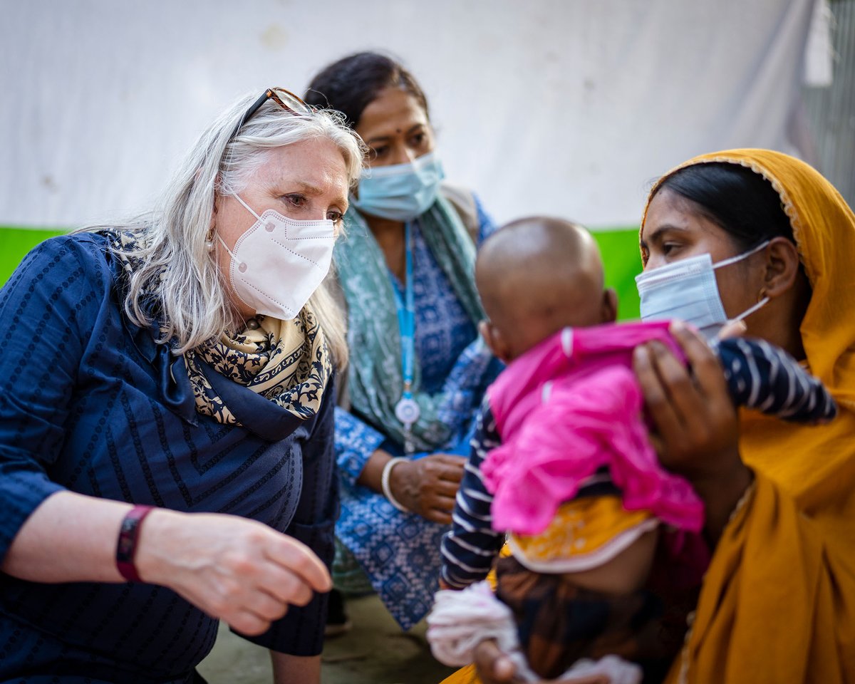 JanePearceWFP's tweet photo. In Gangachara, Rangpur, I got to visit the Mother and Child Benefit programme which is run by the #BDgov with technical assistance from @WFP. It was wonderful to learn that the #MCBP nutrition training is customised for them, keeping the #localmarkets and #foodculture in mind. https://t.co/KzNwAUxUyG