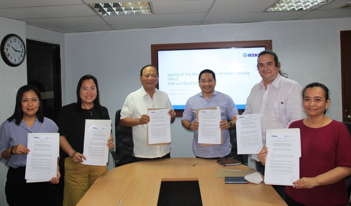 BuildChangePH's tweet photo. ASKI &amp; Build Change are set to continue their partnership in developing scalable housing finance program to save lives from earthquakes &amp; typhoons for the most vulnerable sector by promoting disaster resilient construction practices &amp; appropriate financing. #ResilientHousing https://t.co/jp2dnIzJk9