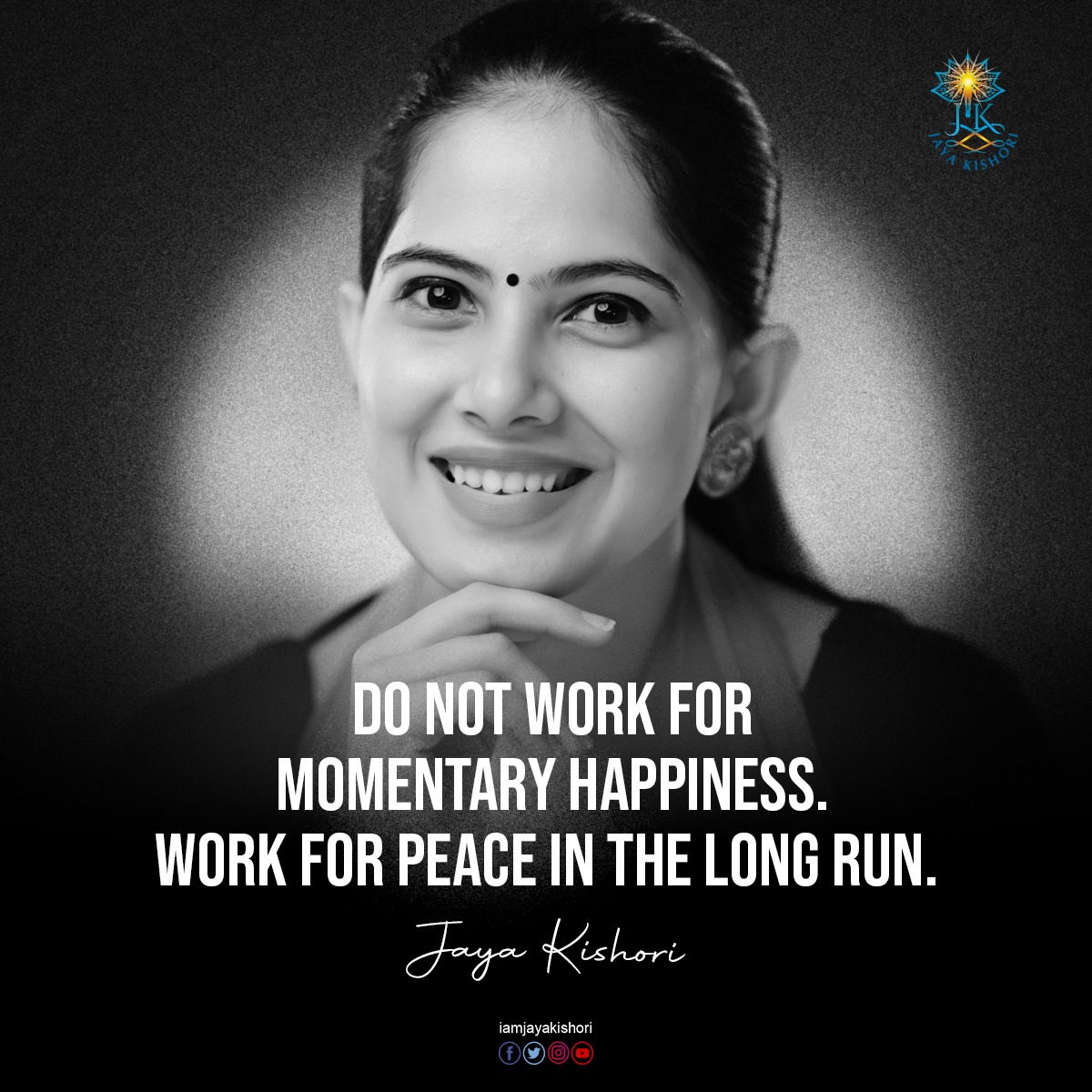iamjayakishori's tweet photo. Do not work for momentary happiness. Work for peace in the long run. 

#iamJayaKishori #jayakishori #MondayMotivaton #mondaythoughts #peace #life https://t.co/KIXuUDOoDh
