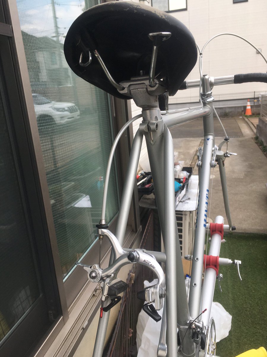 bicycle8195's tweet photo. おおよそ粗組完成です😊
ブレーキ周りはシュー交換以外は変更無しだけどクランク交換でインナー28Tとアウター46Tがギリなので調整がシビアだろう...

#ビンテージロード　#オーバーホール　#MIYATA912 #600EX https://t.co/tKRr4Rvjfc