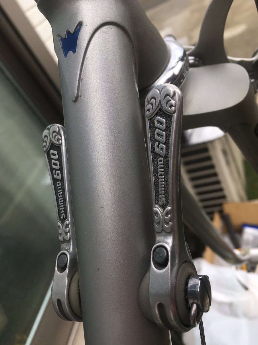 bicycle8195's tweet photo. おおよそ粗組完成です😊
ブレーキ周りはシュー交換以外は変更無しだけどクランク交換でインナー28Tとアウター46Tがギリなので調整がシビアだろう...

#ビンテージロード　#オーバーホール　#MIYATA912 #600EX https://t.co/tKRr4Rvjfc