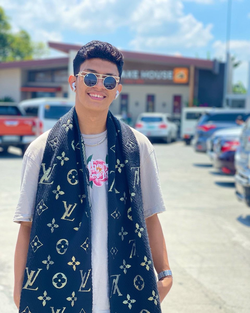 MavicShan's tweet photo. Are you a camera? Because every time I look at you, I smile. 🥵😎

#ikonhouseph https://t.co/pUXErrX3x9