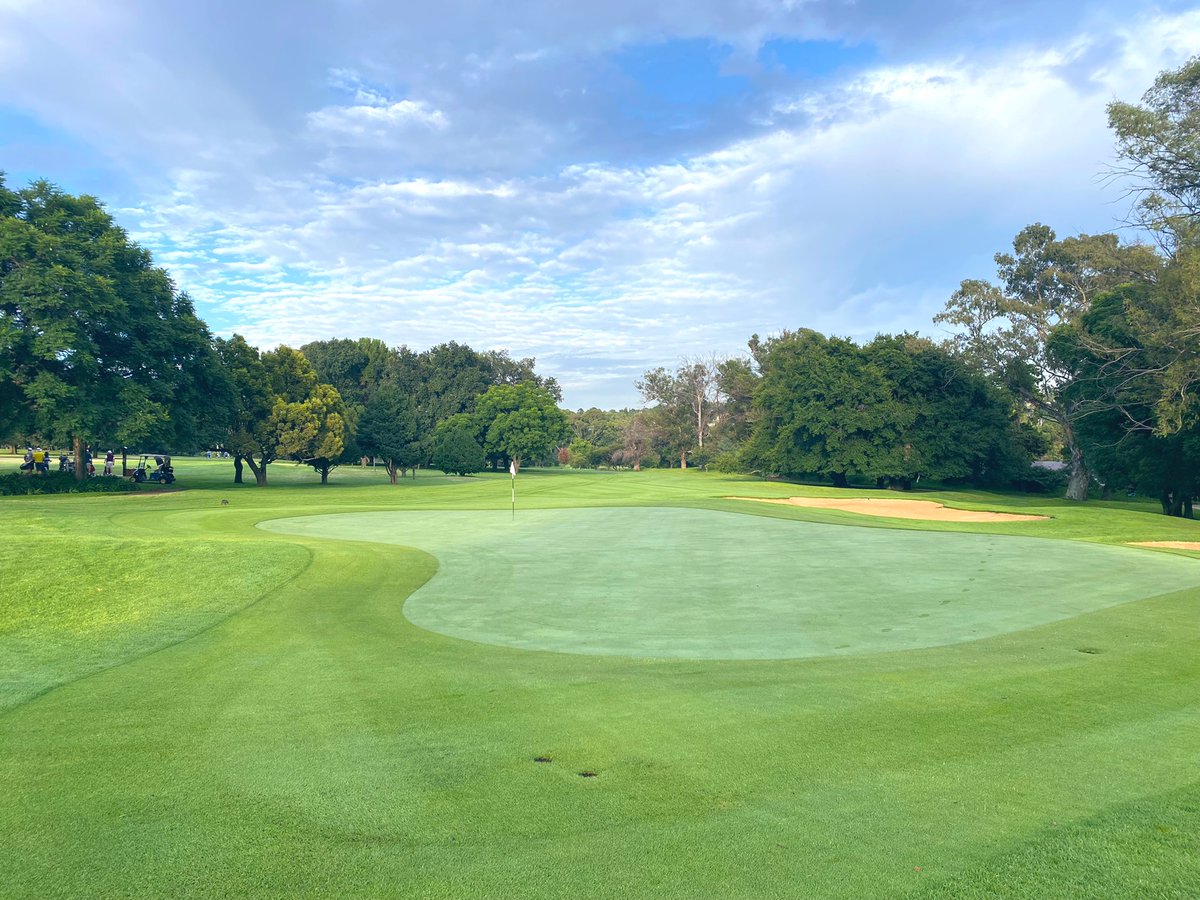 Early morning walks around this place 👌🏼👌🏼👌🏼

<a href="/Royal_JHB_Golf/">Royal Johannesburg</a> 
#theroyalexperience