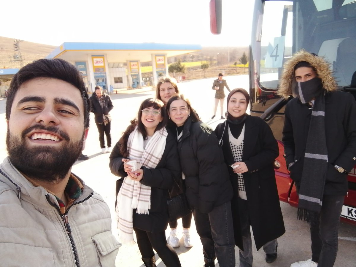 Acının tatlı tebessümü <a href="/_ekremsavas/">Prof. Dr. Ekrem SAVAŞ</a> <a href="/universiteusak/">Uşak Üniversitesi</a> yolda kaldikkkk