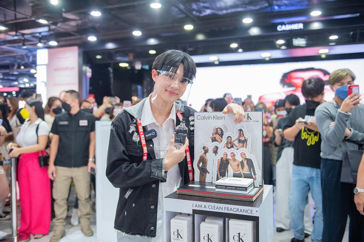ZNN_Intl's tweet photo. IG: new_cwr
CK EVERYONE EAU DE PARFUM น้ำหอม unisex ใหม่ล่าสุดจาก Calvin Klein
Central Online, Sephora และ Eve and Boy ค้าบบ 💖
🔗https://t.co/JeXmb5GvSY
⏫Like, Comment, Share, Repost
#CKEveryone
#NewCaron #NuNew https://t.co/Ijz9jQ2ZoG