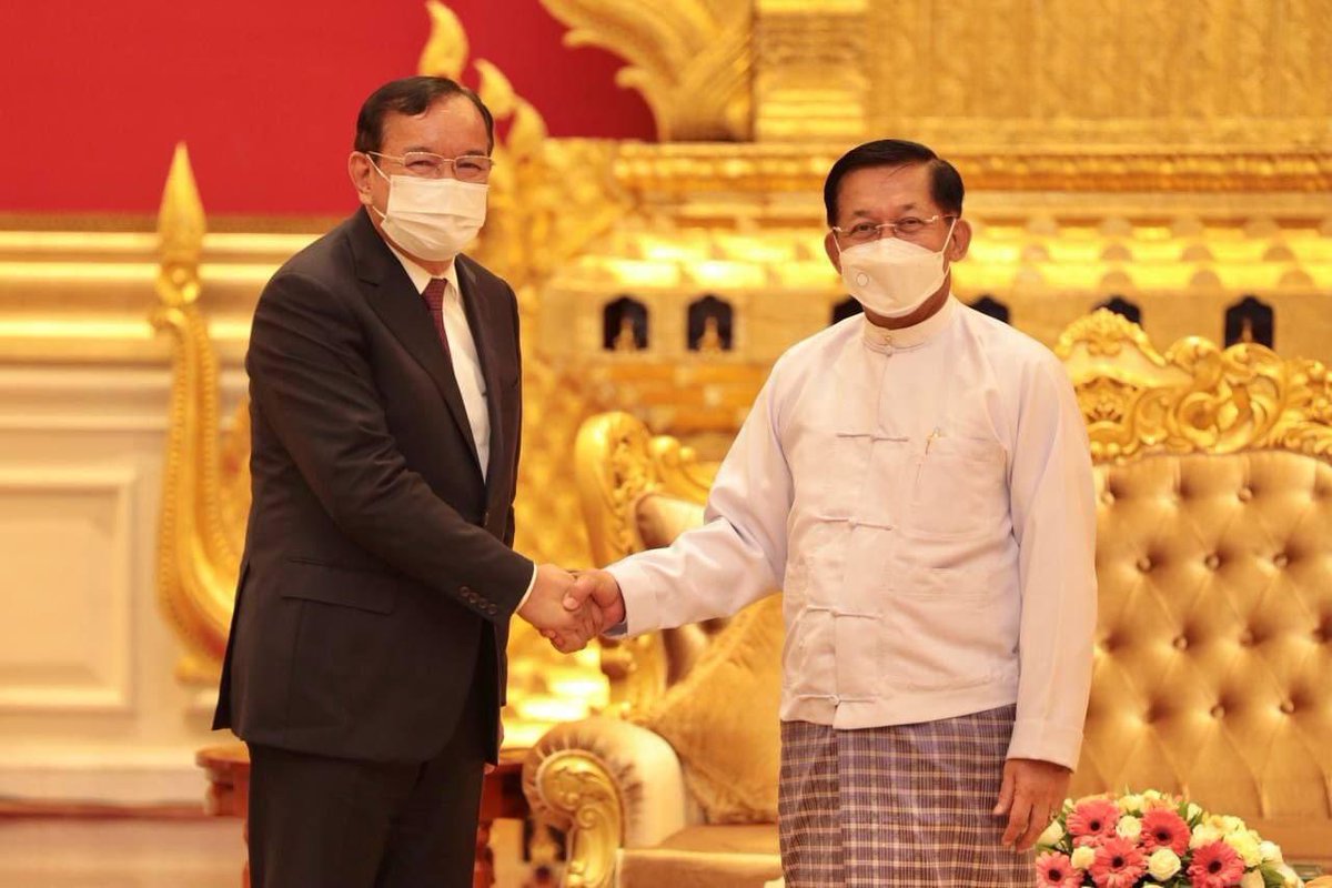 LeongWaiKitCNA's tweet photo. Pro-#Myanmar army media Popular News Journal posts various photos showing @ASEAN special envoy Prak Sokhonn meeting army chief Min Aung Hlaing 

It also reports that Mr Prak Sokhonn is set to meet civil society groups and various political parties in Myanmar https://t.co/aeTUkk4QkR