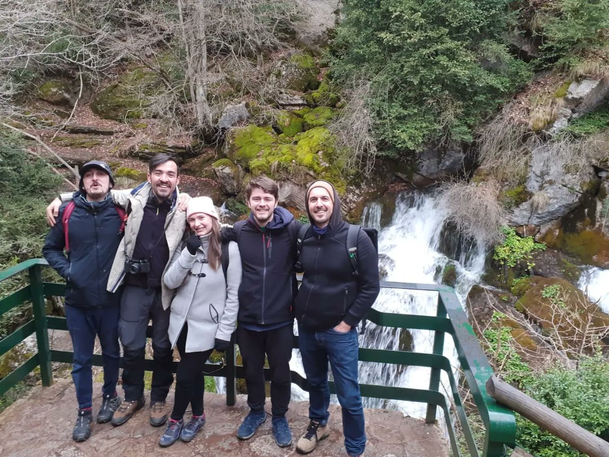 GeografiaUB's tweet photo. 🥾#GeoSortida de camp al Berguedà i la Cerdanya.
➡️La sortida s’emmarca en l’assignatura de Sistemes Naturals (@AntalpG ) del Màster de Planificació Territorial i Gestió Ambiental.
💛🌍 https://t.co/4wNDpEPhaj