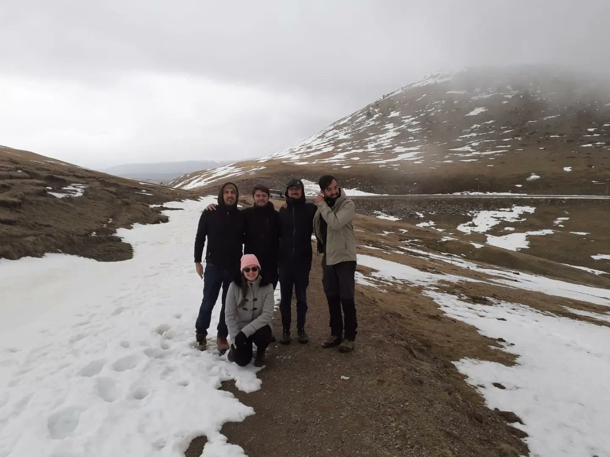 GeografiaUB's tweet photo. 🥾#GeoSortida de camp al Berguedà i la Cerdanya.
➡️La sortida s’emmarca en l’assignatura de Sistemes Naturals (@AntalpG ) del Màster de Planificació Territorial i Gestió Ambiental.
💛🌍 https://t.co/4wNDpEPhaj