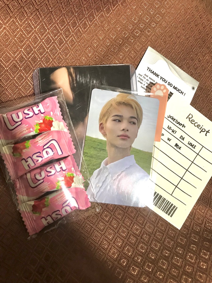 jxkeluvrh's tweet photo. #lhsproofs @heeseung_cart hello ate chai !! As usual, bunso came home safely ! Super pogi ! And very cute talaga ng packaging π€. Tysm <33 https://t.co/jWy4N0kENi