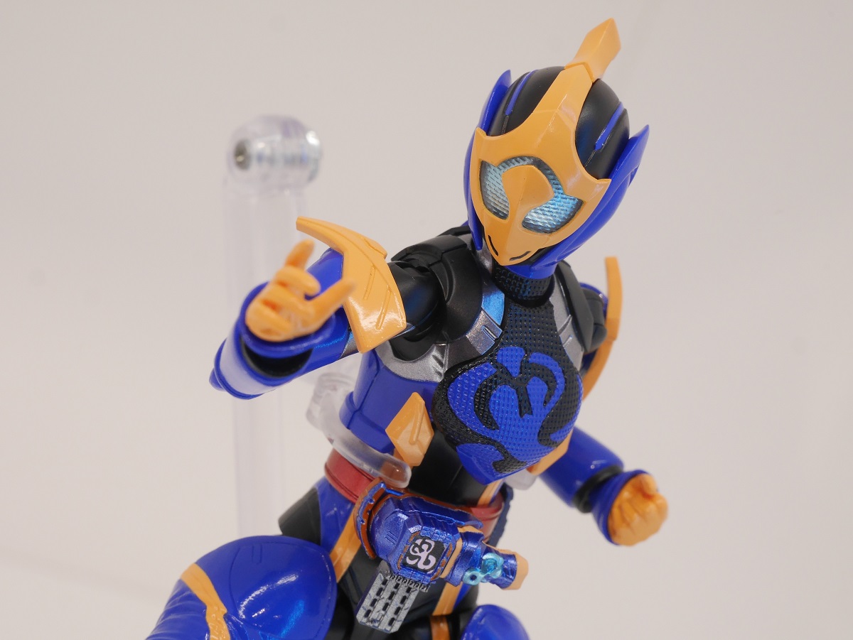 ストア S.H.Figuarts 仮面ライダージャンヌ コブラゲノム ラブコフ