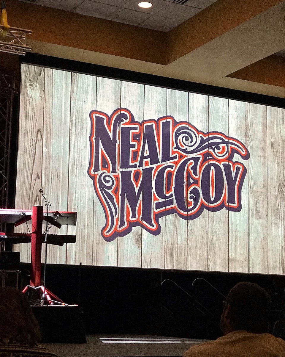 daniellholly's tweet image. @NealMcCoy #FortHall what an awesome night! #friends #concertsnobs @clspencer86