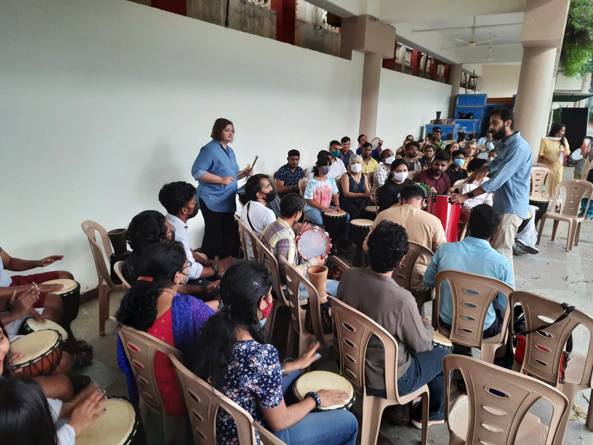 rangolimetroart's tweet photo. Community Drumjam 85 

With @Thevasundhara @robertonarain &amp; @DrumjamIndia  

Venue: Bayalu, @rangoliartmetro MG Road, Bangalore. https://t.co/QkFteUpCLt