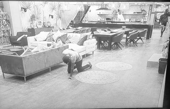 calico_grandma's tweet photo. THIS RIGHT HERE IS A DEFINING MOMENT...PICTURE OF THE SEASON...TO THINK HE DID NOT EVEN NEED VETO POWER TO MAKE TOP 5..THIS SHOWS HE DID NOT COME TO PLAY AND MAKE FRIENDS...HE CAME FOR HIS CHILDREN..A FATHER WHO WORKS HARD FOR HIS CHILDREN
#CongratulationsThemba
#BBMzansi https://t.co/czqdhYGOdX