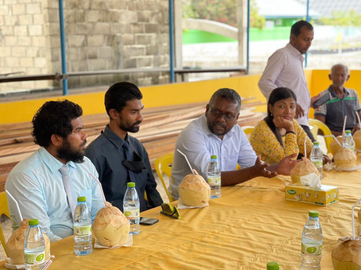 Heshamedam's tweet image. ނ. މާފަރު ކެމްޕެއިން ޓީމާއި @faya_i އަދި @Roxeyna ބައްދަލުކުރެއްވުން.   #MDPhingaalan