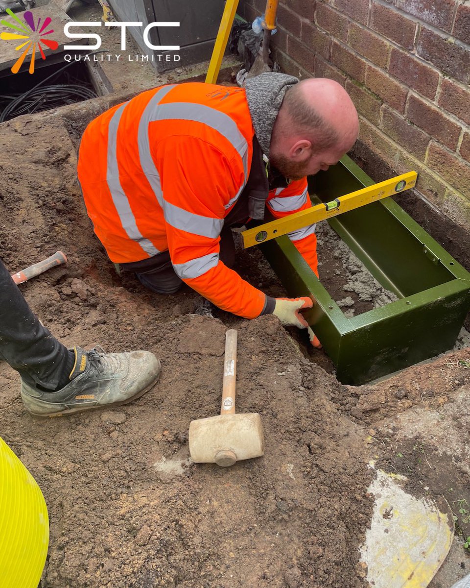 QualityStc's tweet photo. Our team will be back on site this week with O'Connor Utilities &amp; @virginmedia , continuing to do a fantastic job. 

Here you can see the installation of a Virgin Media cabinet - as you can see; for our team at STC, precision is key 🔑 

#keepingconnected #telecoms https://t.co/pvbVjmAKu5