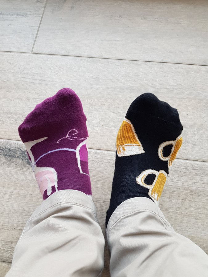 Den_Honoree's tweet photo. Awareness creeeren rond de ziekte van Down #WorldDownSyndromeDay #steunkousen @dedoles https://t.co/bhvnGMnp6L
