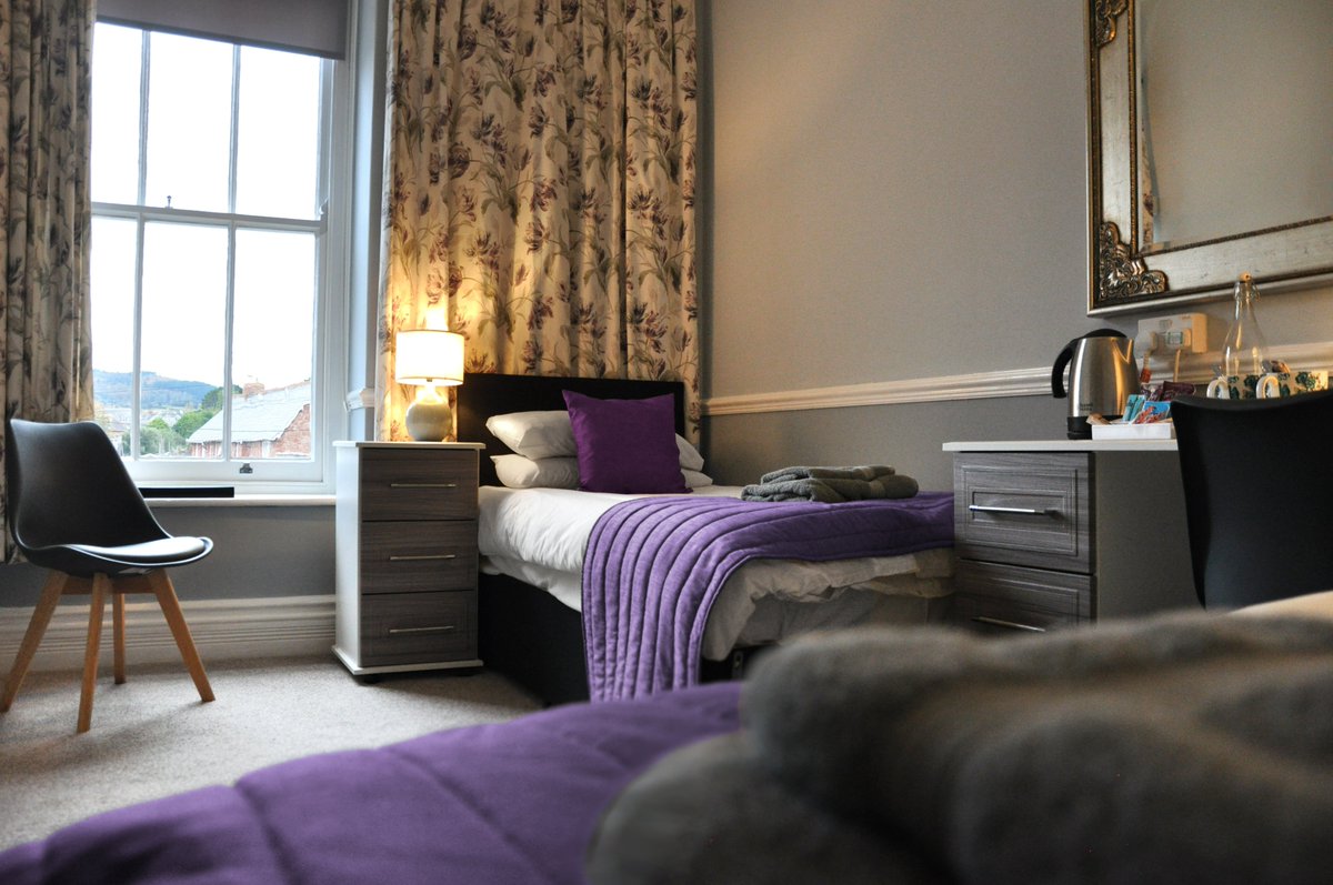 Foxes Hotel tweet media