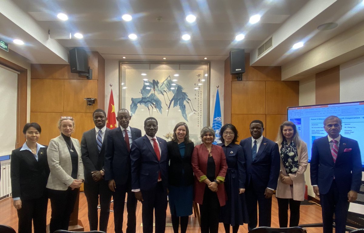 RcjWang's tweet photo. Proud to deliver this brilliant 🇺🇳🇬🇧@UNinChina @ukinchina co-hosted Forum on “Women in Health” for #IWD2022. inspiring speakers incl. @RCGP @IFRCAsiaPacific @WHO @UNICEFChina @UNFPAChina shared perspectives from #COVID19 frontlines &amp; on gender equality in China-Africa cooperation https://t.co/ADFjRz1Wed