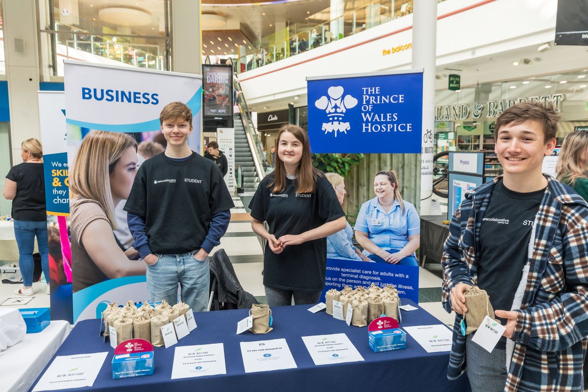 The team from New College, Pontefract, all branded up and ready to go with their indoor plant/seeds product at the Trade Fair. Sales were booming! 
Photo: <a href="/ade_mcfade/">Adrian Wilson</a> 
<a href="/youngenterprise/">Young Enterprise</a> 
<a href="/jane_walton/">Jane Walton</a> @thisisgaryking @sdavies1971 @HighFlyingComms <a href="/LouiseManley1/">Louise Manley</a>
<a href="/ncpontefract/">New College Pontefract</a>