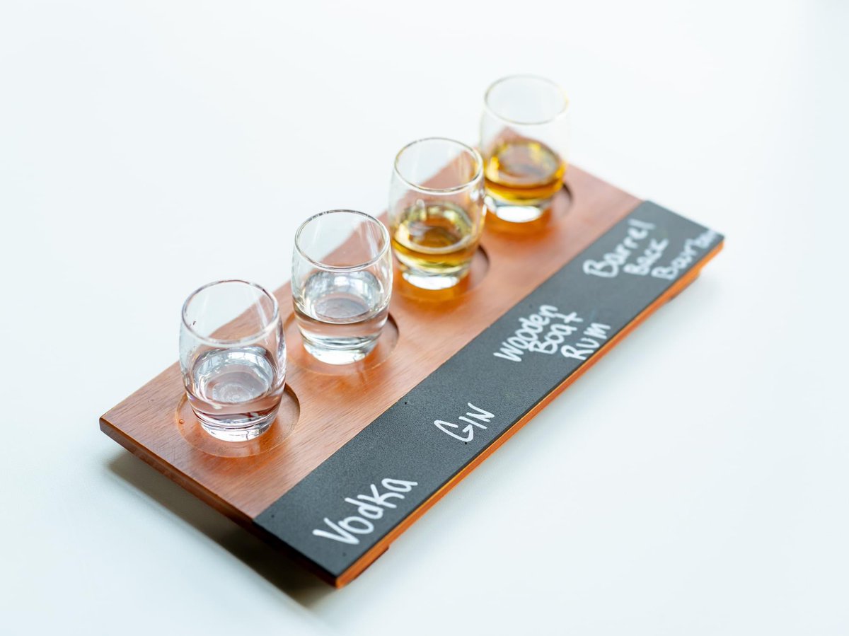 605magazine's tweet photo. Make your Monday better by stopping by Glacial Lakes Distillery in downtown Sioux Falls. More on local brewhouse and distillery: https://t.co/SvQDdbav2N https://t.co/HViEcUcz36