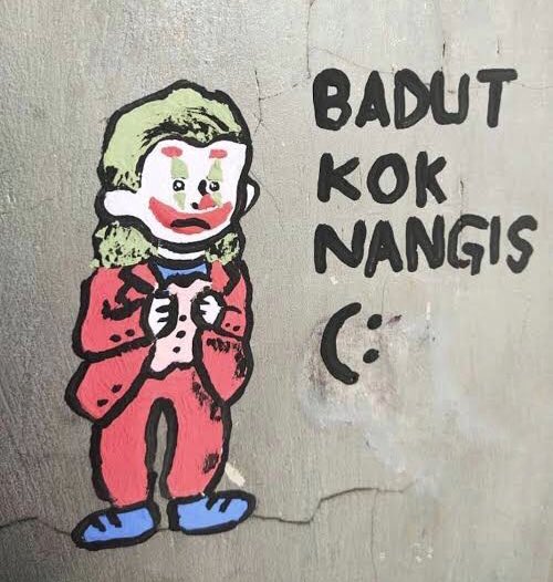 Ketika kangen, tapi sadar bukan siapa-siapa.
Bukan siapa-siapa, tapi kok ya kangen.