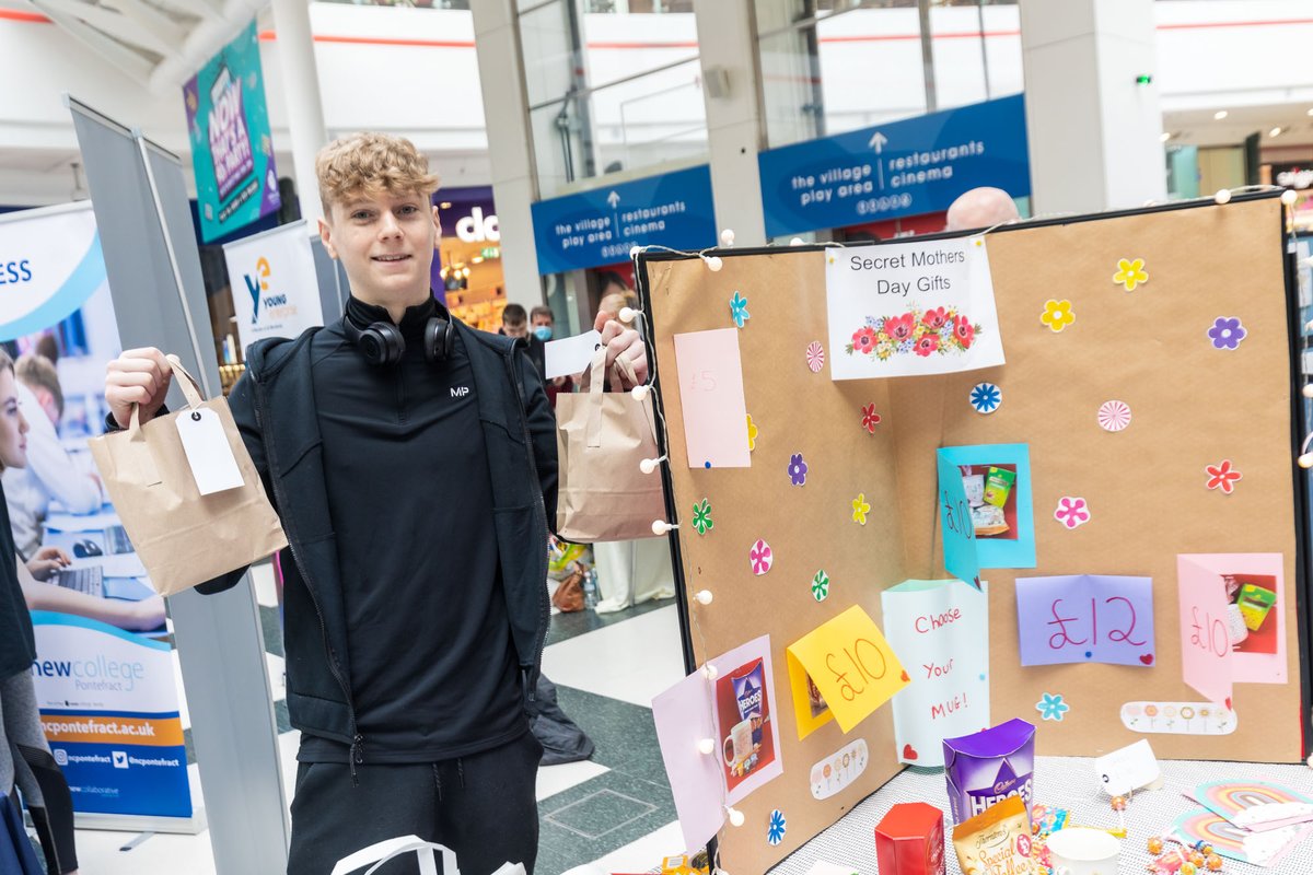 North Halifax Grammar School with an 'on point' gift offering for Mother's Day at the YEWY Trade Fair 2022. They went down a storm!
Photo: <a href="/ade_mcfade/">Adrian Wilson</a> <a href="/youngenterprise/">Young Enterprise</a> 
<a href="/jane_walton/">Jane Walton</a> @thisisgaryking @HighFlyingComms <a href="/LouiseManley1/">Louise Manley</a> @sdavies1971