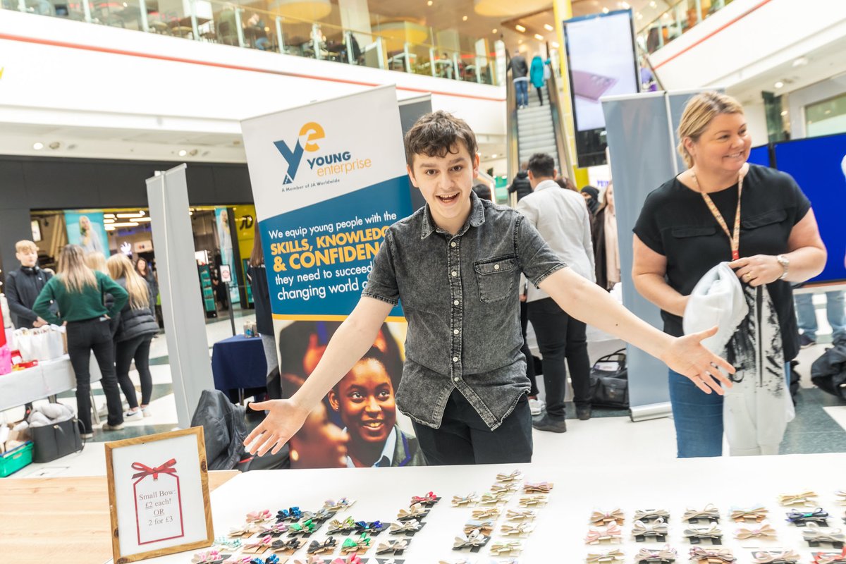 YEWestYorkshire's tweet photo. The Willows School in Rotherham, looking mighty fine with their bows and accessories at the Trade Fair in Leeds. Kids loved them, adults loved them, we loved them!
Photo: @ade_mcfade 
@jane_walton @thisisgaryking @LouiseManley1 @sdavies1971 @youngenterprise @HighFlyingComms https://t.co/YkrutiswQ9