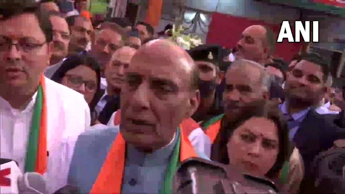 AHindinews's tweet photo. पुष्कर सिंह धामी को विधायक दल के नेता के रूप में चुना गया है। मैं उन्हें बधाई देता हूं और मुझे पूरा विश्वास है कि पुष्कर सिंह धामी के नेतृत्व में उत्तराखंड का बेहतर विकास होगा: रक्षा मंत्री राजनाथ सिंह और उत्तराखंड के लिए भाजपा के केंद्रीय पर्यवेक्षक, देहरादून, उत्तराखंड https://t.co/wyWLBxIEi7