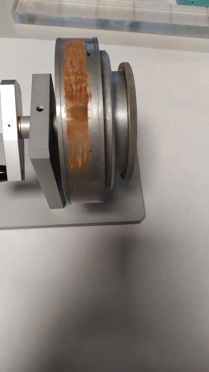 BiocloudUGR's tweet photo. Last week's #SaharanDust episode left some evidence of its presence in our #pollen-trap (📷 n°2 suggests that dust was at its highest on Tuesday afternoon) @GFAT_ugr @iista_es @CanalUGR 
Disclaimer: this instrument is not used to measure dust intrusions nor their characteristics. https://t.co/pjFfPwANm5