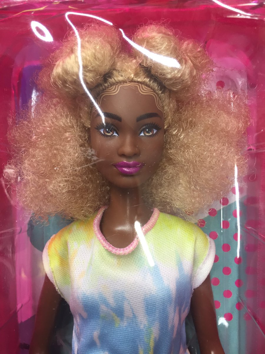 MHEuroCollector's tweet photo. Omggg these are just 😍😍, she’s soooo pretty and he has real fiber hair 😭!!! #Barbie #Dolls #collector https://t.co/5nHKQJHX0E