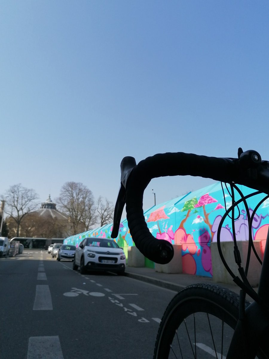 #sellefie du lundi ☀️

Temps superbe, bonne semaine à tous ! #vélotaf