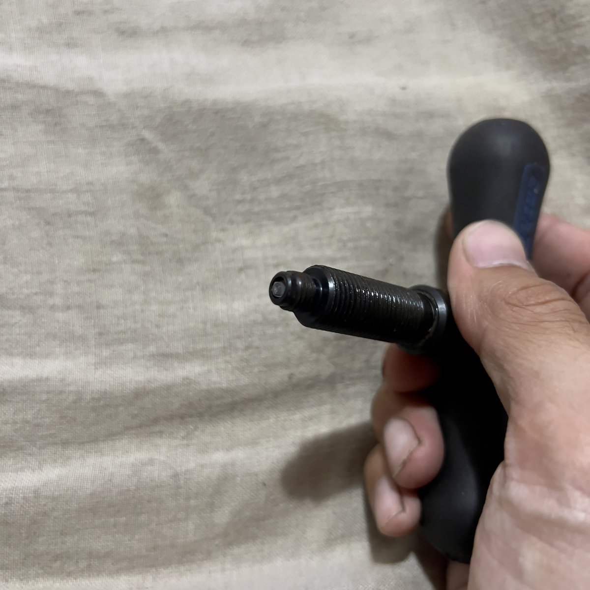 bastjan's tweet photo. @parktool hi I have a Park Tool CT-4.3 with a broken pin. How do I remove and replace it? https://t.co/nhir2u22Md