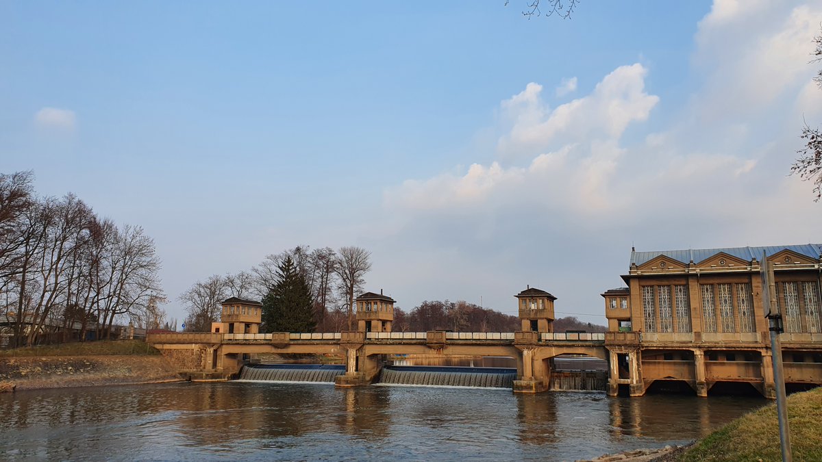 Hakam_Hefny's tweet photo. A walk  on the river Elbe, at Podebrady, 50 kilometres east of Prague, on Friday, March 18, 2022, in observance of the first @IDC Global #UnplugDay in 2022. https://t.co/W1vCCa97BO