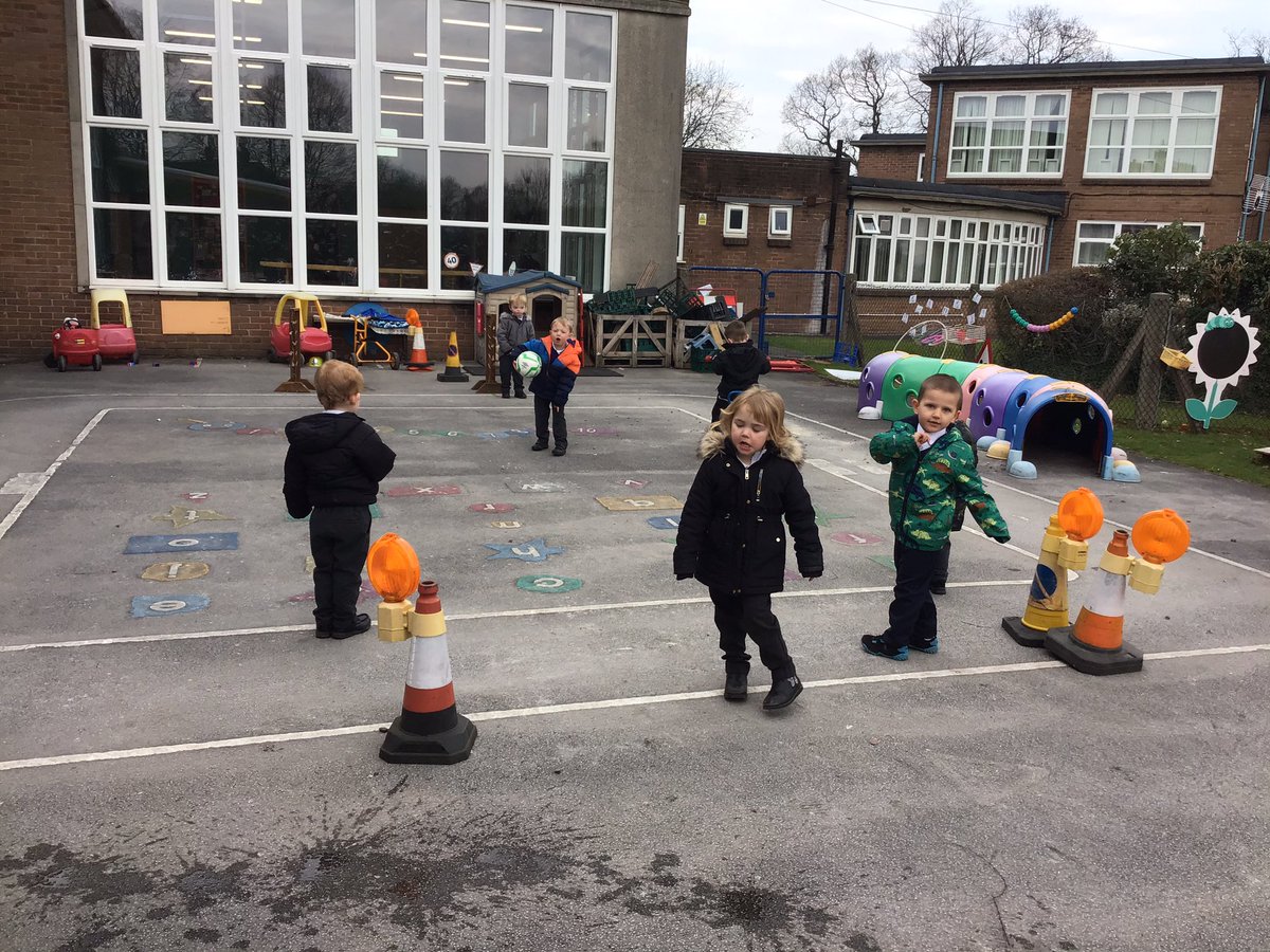 aspear_'s tweet photo. Nursery have had their very own football match this morning, they’ve decided on the rules and made their own goals. We even had a crowd to watch! ⚽️ #childinitiated @MissWhitehurst_ @RowParkAcademy https://t.co/EqIqdK4vzZ