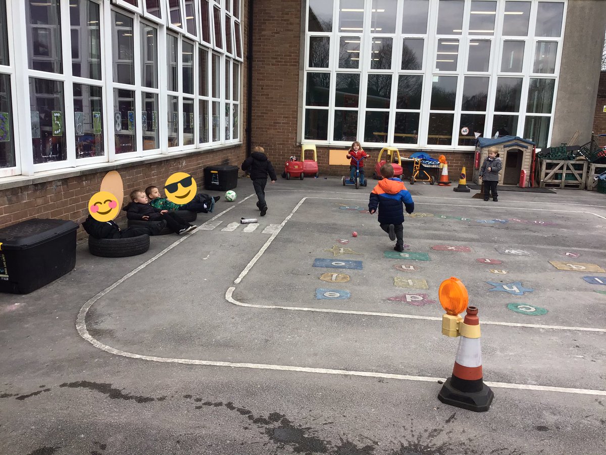 aspear_'s tweet photo. Nursery have had their very own football match this morning, they’ve decided on the rules and made their own goals. We even had a crowd to watch! ⚽️ #childinitiated @MissWhitehurst_ @RowParkAcademy https://t.co/EqIqdK4vzZ