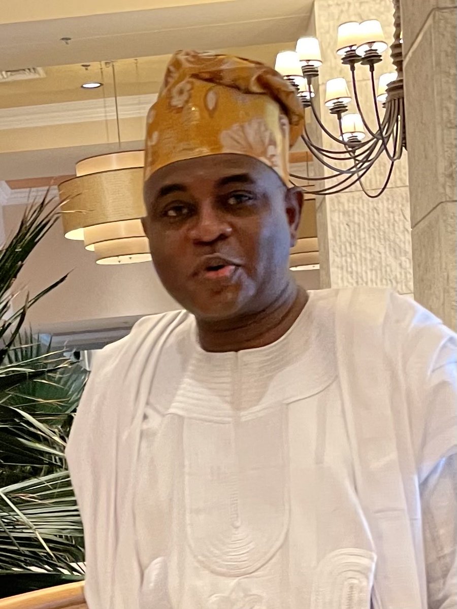 MoghaluKingsley's tweet photo. I seek to lead Nigeria not back to the past, but forward into the 21st century. In 2023 we will break free from the colonization of our minds by corrupt, failed politicians and embrace a productive and prosperous future. 
#WhyMoghalu
#ADC
#LeaderShift https://t.co/xsBD1DpVOy